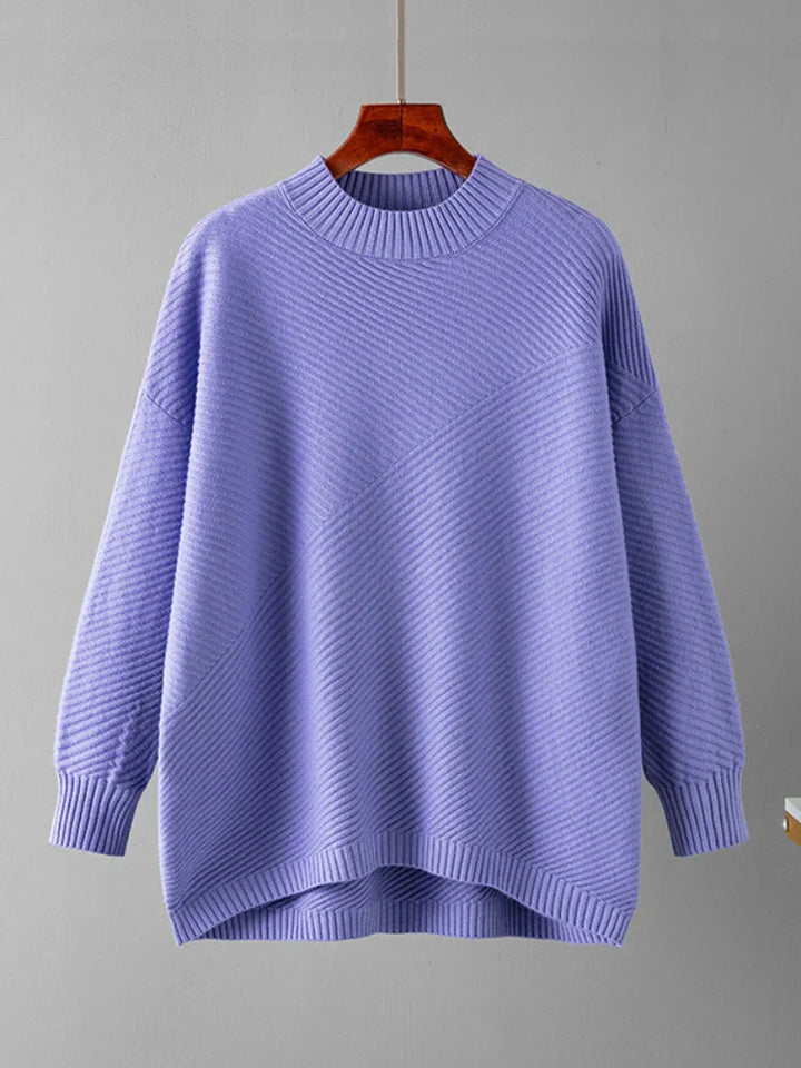 Lila Strickpullover Damen, Rundhals, Rippstrick, Oversize, Herbstmode, gemütlich, elegant.