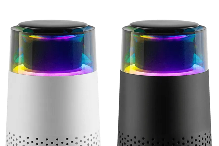 Zwei smarte Lautsprecher, weiß und schwarz, mit LED-Beleuchtung, moderne Technologie.