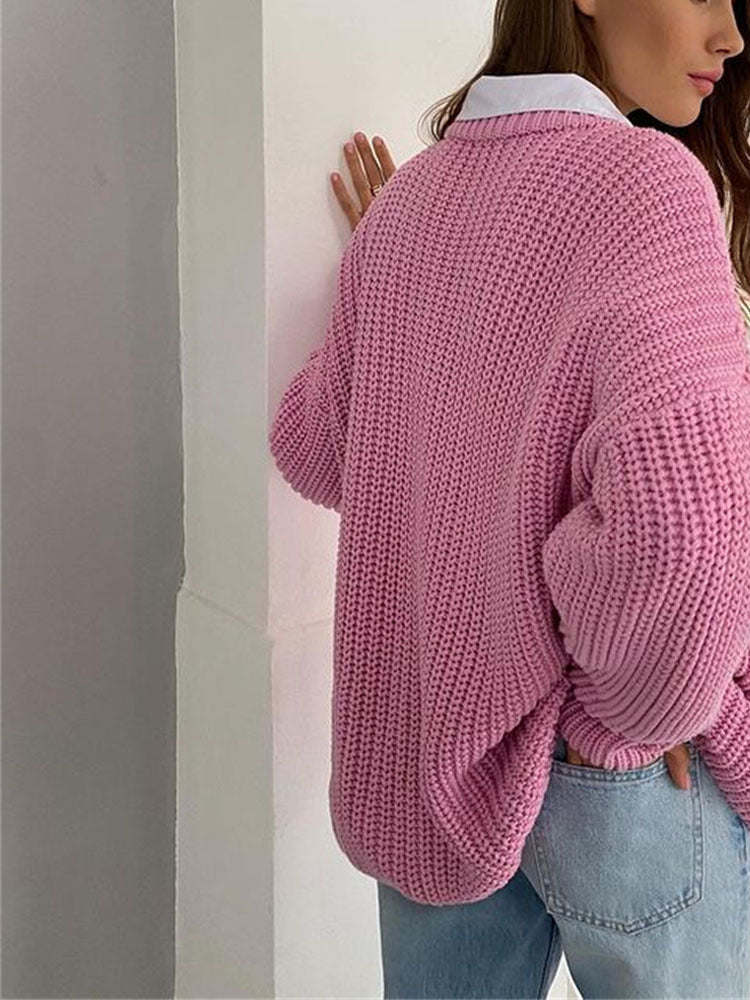 Frau in rosa Strickpullover, lässig, Crew Neck, übergroß, modisch, Damenmode.