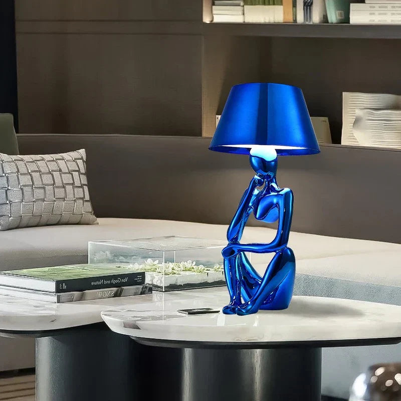 Blaue Designer-Tischlampe, moderne Skulptur, Wohnzimmer, luxuriös, stilvoll, Dekoration.