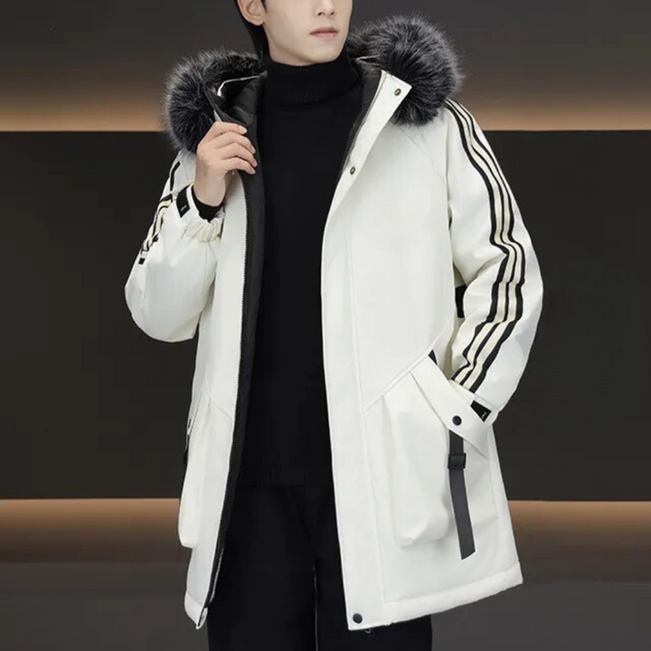 Weiße Winterjacke mit Kapuze, schwarze Streifen, Herrenmode, warm, stilvoll, Outdoor-Bekleidung.