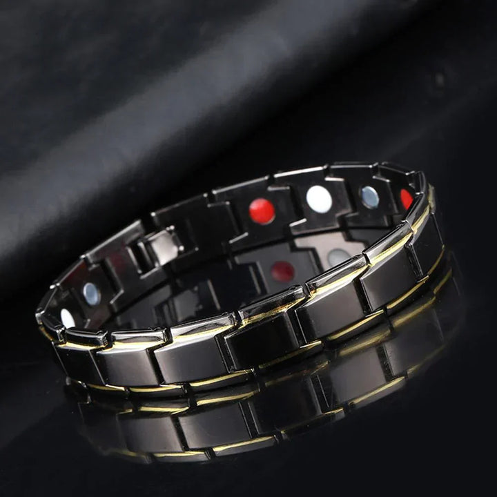 Schwarzes magnetisches Edelstahl-Armband für Herren, stilvoll und modern.