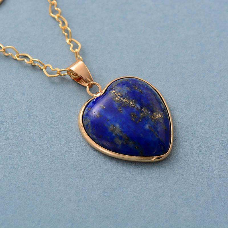 Lapis-Lazuli-Herzanhänger Halskette, goldene Kette, Damen Schmuck, modisches Design.