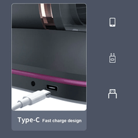 USB-C-Anschluss für schnelles Laden, schwarzes Gerät, modernes Design, Technologie-Icons.