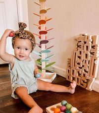 Musikalischer Klangbaum aus Holz – Lernspiel mit Murmelklängen