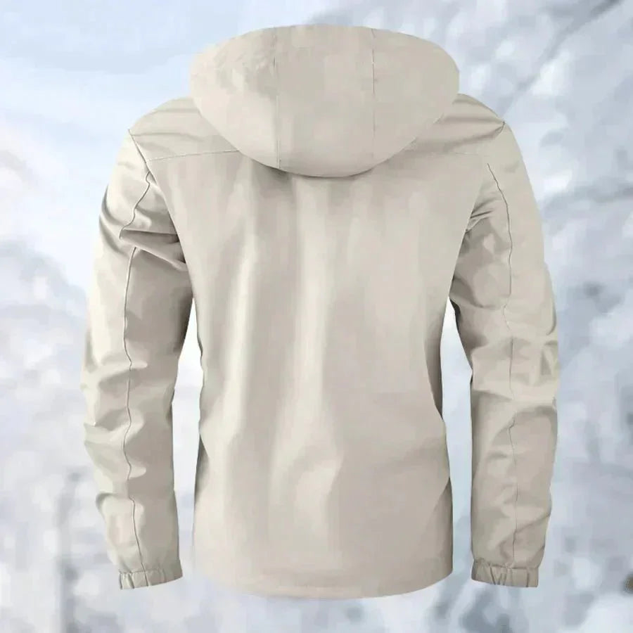 Wasserdichte Titanjacke in Beige mit Kapuze, ideal für Outdoor-Aktivitäten und Schutz vor Regen.