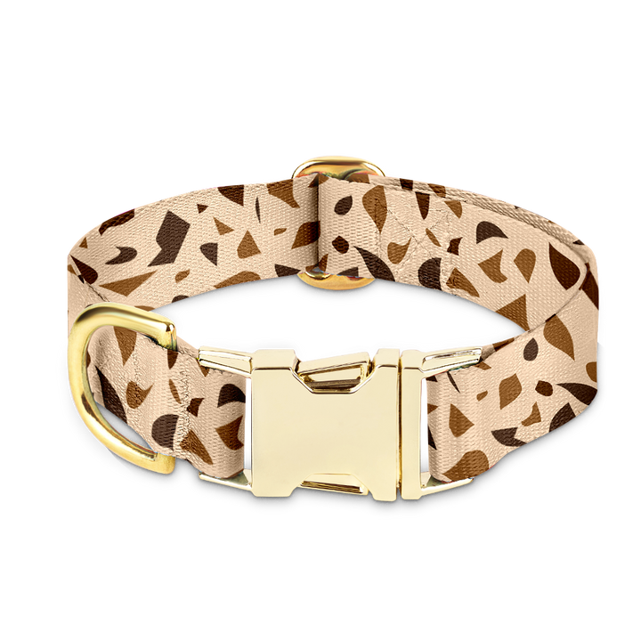 Hundehalsschmuck mit goldenen Akzenten – GoldenTerra