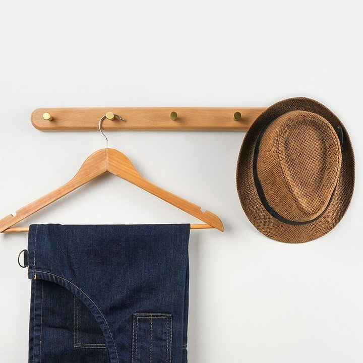 Wandgarderobe aus Holz mit Messinghaken - LignaHook