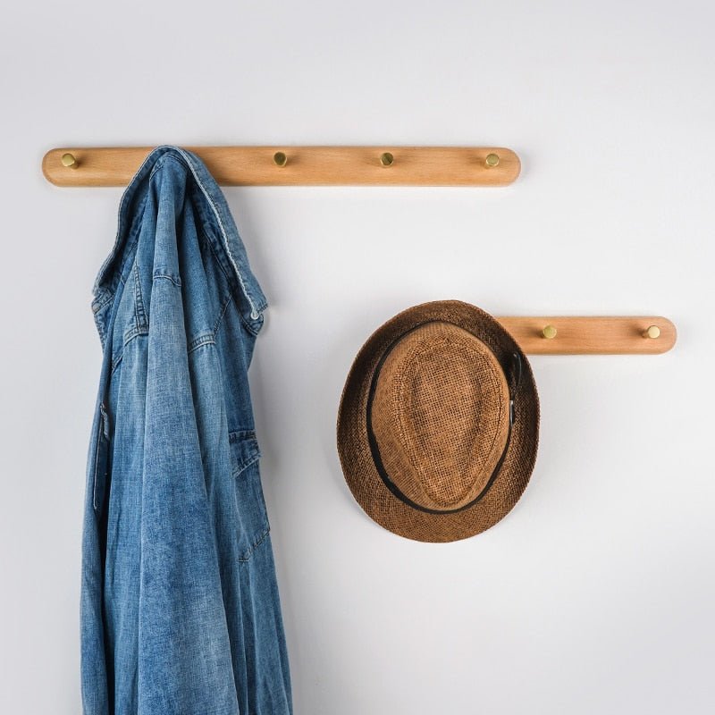 Wandgarderobe aus Holz mit Messinghaken - LignaHook