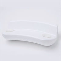 Weiße, ergonomische Duschkopfhalterung aus Kunststoff für Badezimmerwandmontage.