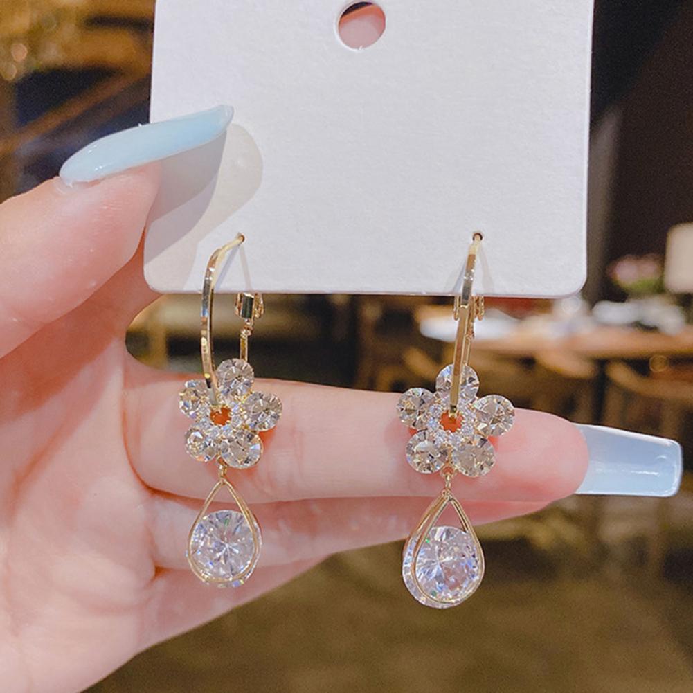 Luxuriöse Ohrringe mit Blumenmotiv – LunaBloom