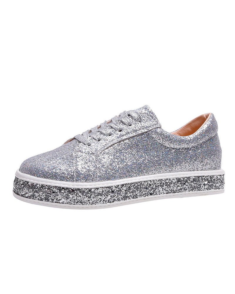 Silberne Glitzersneaker mit Plateau, Damenmode, trendige Freizeitschuhe, funkelndes Design.