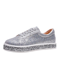Silberne Glitzersneaker mit Plateau, Damenmode, trendige Freizeitschuhe, funkelndes Design.