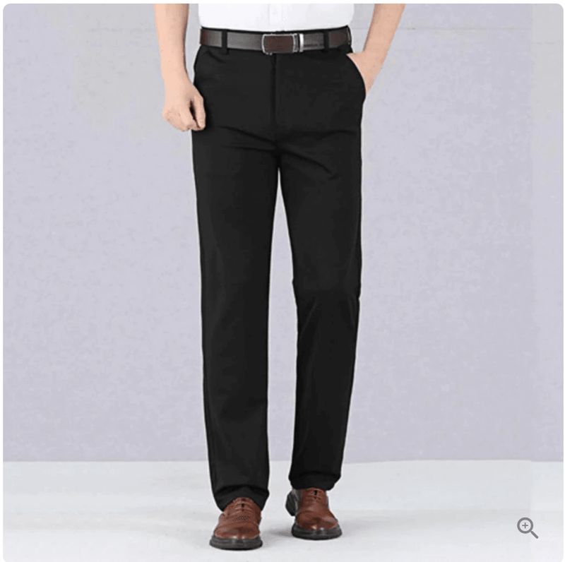 Schwarze Herren-Stretchhose, elegant, mit Gürtel, ideal für Büro und formelle Anlässe.