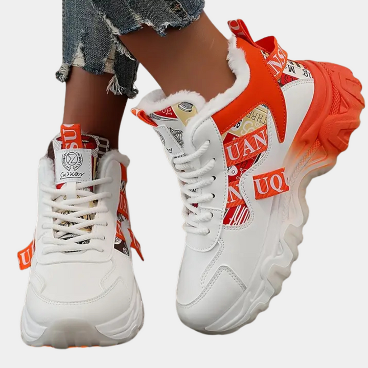 Weiße und orange Sneaker mit dicker Sohle, modisches Design, Damen, Freizeit, sportlich.