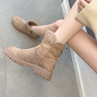 Beige Damen-Winterstiefel aus Wildleder, warm gefüttert, rutschfeste Sohle, modisch und bequem.