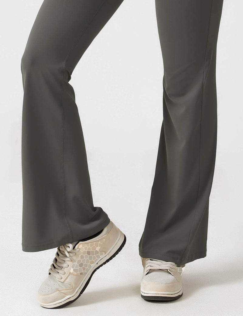 Rückenfreier Jumpsuit mit Schlaghose – Liv