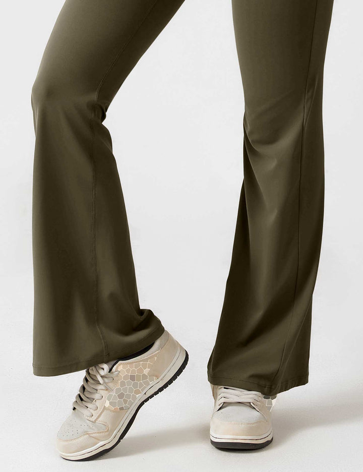 Rückenfreier Jumpsuit mit Schlaghose – Liv