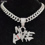 Silberne Halskette mit "No Love"-Anhänger, Zirkonia-Steine, Hip-Hop-Schmuck, Herrenmode.