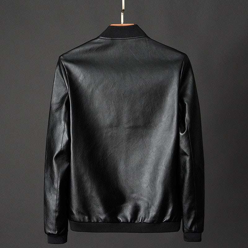 Schwarze Lederjacke Herren, klassisches Design, Rückansicht, modisch, elegant, hochwertig.
