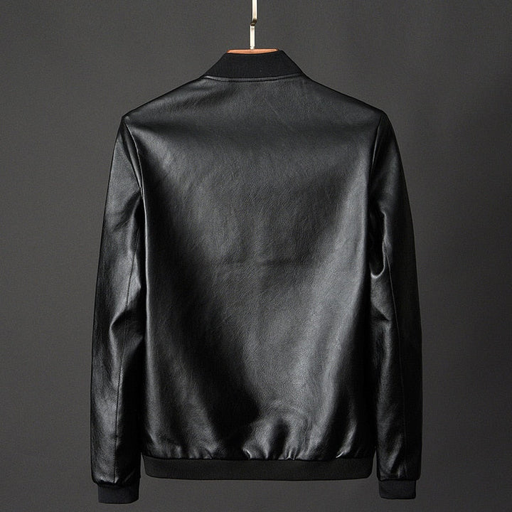 Schwarze Lederjacke Herren, klassisches Design, Rückansicht, modisch, elegant, hochwertig.