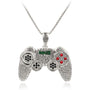 Silberne Controller-Halskette mit Strasssteinen, Gaming-Schmuck, modisches Accessoire.