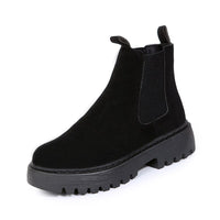 Schwarzer Chelsea-Boot aus Wildleder mit dicker Sohle, modisch und robust.