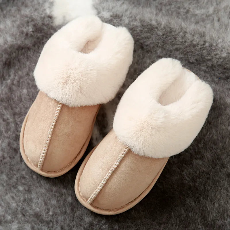 Beige Babyschuhe aus Plüsch, warm gefüttert, rutschfest, ideal für Winter, Neugeborene.