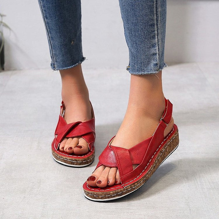Rote Damen-Sandalen aus Leder mit Keilabsatz, modisch, bequem, ideal für Sommer.