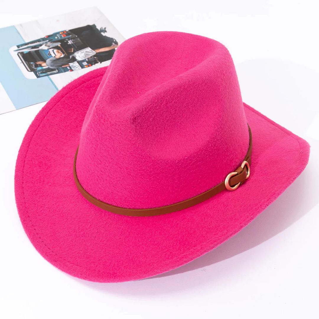 Pinkfarbener Filzhut mit braunem Band, modisches Accessoire, Damenhut, Cowboy-Stil.