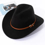 Schwarzer Filzhut mit braunem Lederband, Cowboy-Stil, modisches Accessoire.