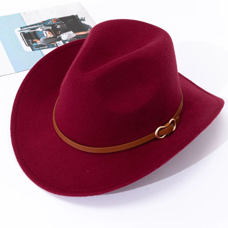 Roter Filzhut mit braunem Lederband, modisches Accessoire, Cowboy-Stil, Unisex-Hut.