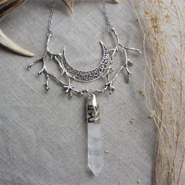 Silberne Halskette mit Kristallanhänger, Mond- und Zweigdesign, Boho-Schmuck für Damen.