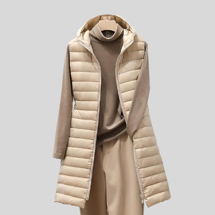 Beige Damen Steppweste mit Kapuze, ärmellos, modisch, Herbstmode, warm, elegant.