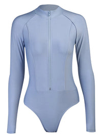Damen-Bodysuit, langärmelig, hellblau, Reißverschluss, figurbetont, elegantes Design.