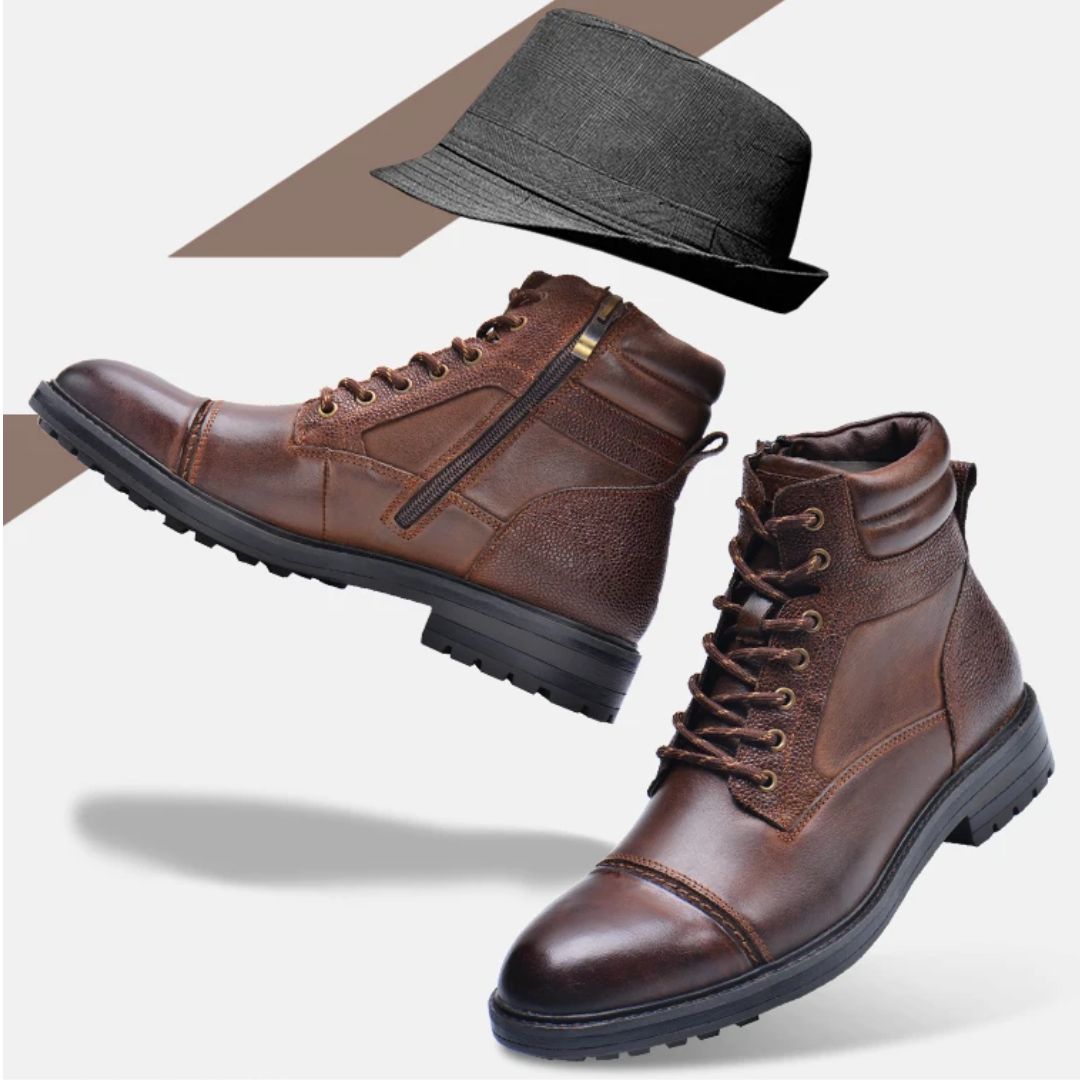 Braune Lederstiefel mit Reißverschluss und schwarzer Hut, Herrenmode, stilvoll und elegant.