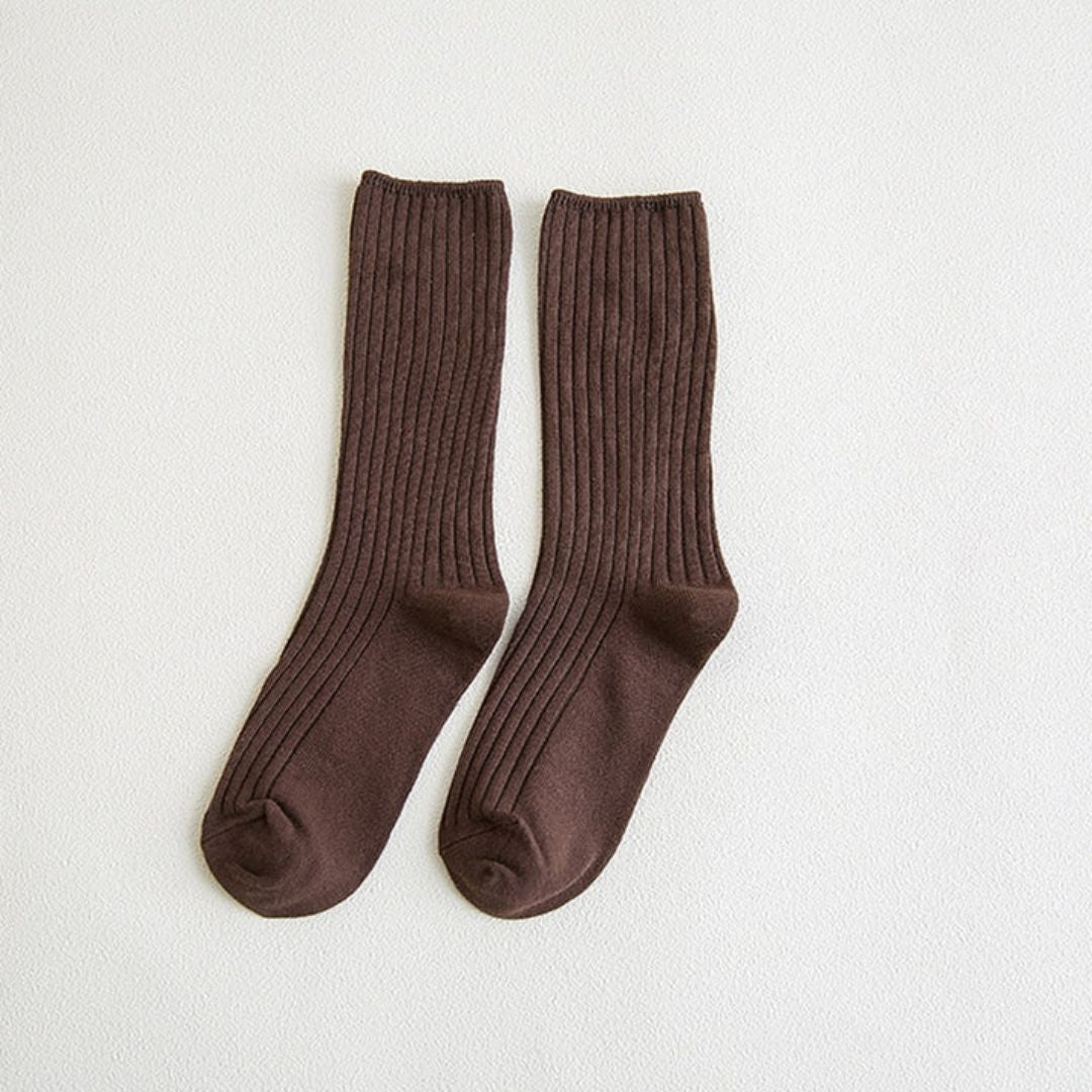 Braune gerippte Socken aus Baumwolle, knöchelhoch, bequem, modisch, für Damen und Herren.