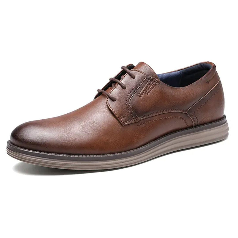 Brauner Herren-Lederschnürschuh, elegantes Design, bequeme Sohle, ideal für Business und Freizeit.