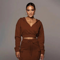Braunes Damen-Sweatshirt-Set, Kapuzenpullover und Jogginghose, Freizeitmode, Herbstkollektion.