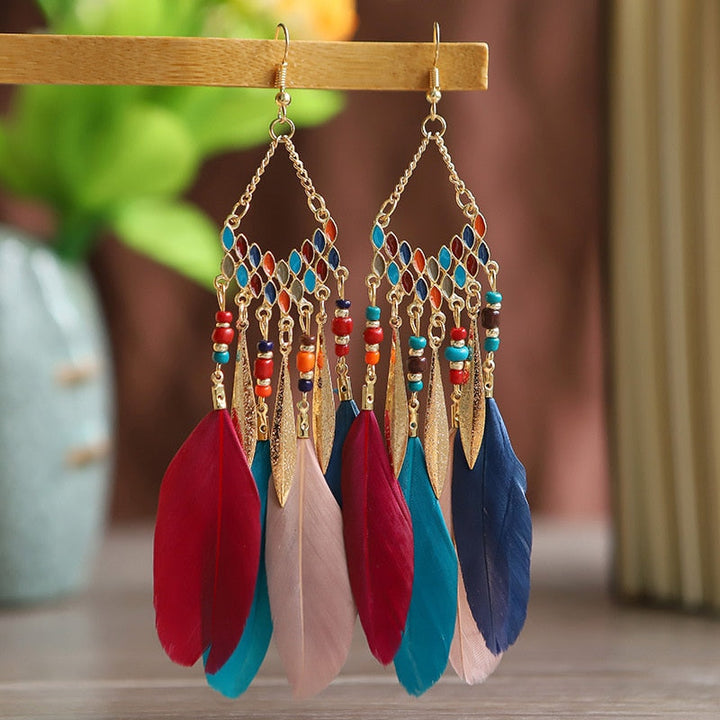 Bunte Boho-Ohrringe mit Federn und Perlen, handgefertigt, modisch, Damen-Schmuck.