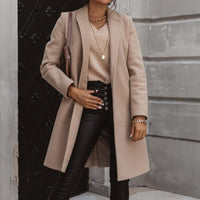 Damenmantel beige, eleganter Wollmantel, Herbstmode, stilvoller Look, Modeaccessoires.