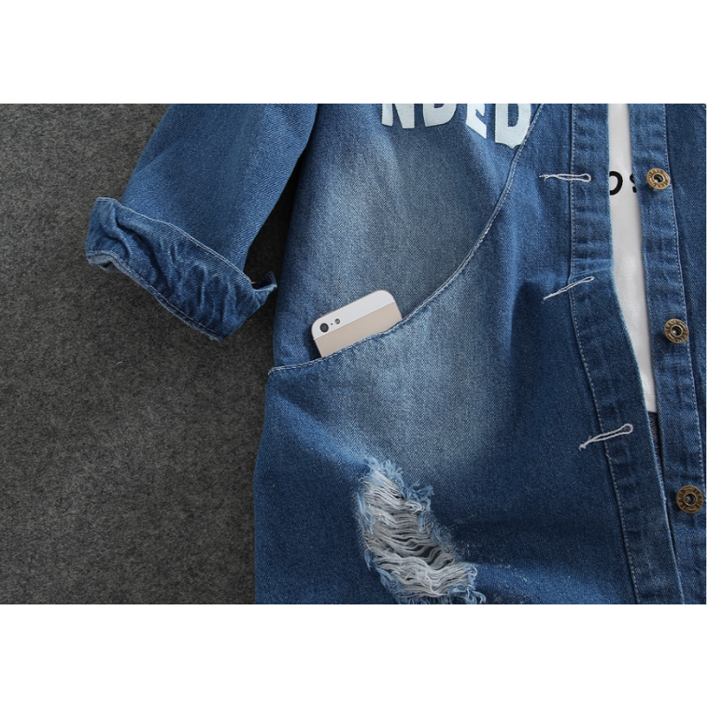 Damen Oversized Denimjacke, Blau, mit Rissen, ideal für Frühling, modisch und lässig.