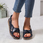 Damen Sandalen, schwarz, Leder, Keilabsatz, Sommermode, bequem, lässig, Jeans kombiniert.