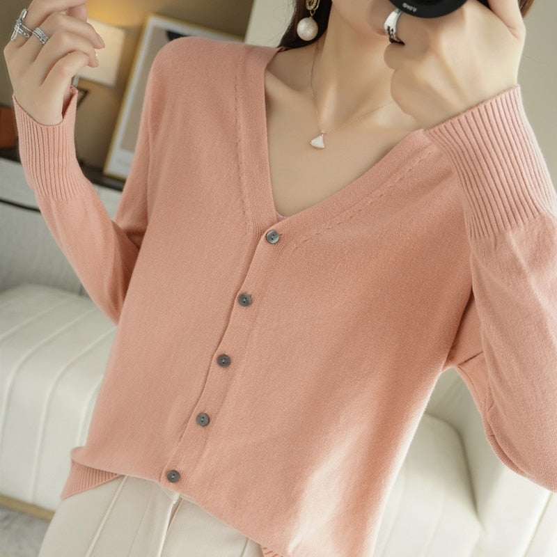 Damen Strickjacke rosa V-Ausschnitt Knöpfe elegant Herbstmode Baumwolle Langarm.