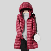 Damen Winterjacke Rot, Steppmantel mit Kapuze, modisch, warm, ideal für kalte Tage.
