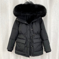 Schwarzer Winterparka mit Kunstfellkapuze, Damenjacke, warm, modisch, Outdoor-Bekleidung.