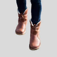 Braune Lederstiefel mit Fellfutter, Damenmode, Winterstiefel, warme Schuhe, Outdoor-Bekleidung.