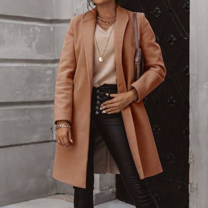 Damenmantel beige, eleganter Wollmantel, Herbstmode, stilvoller Look, Streetwear, Modeaccessoire.