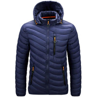 Dunkelblaue Daunenjacke mit Kapuze, Reißverschlusstaschen, Herrenmode, Winterbekleidung.