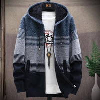 Dunkelblauer Herren-Strickpullover mit Kapuze, gestreift, Reißverschluss, Wintermode.